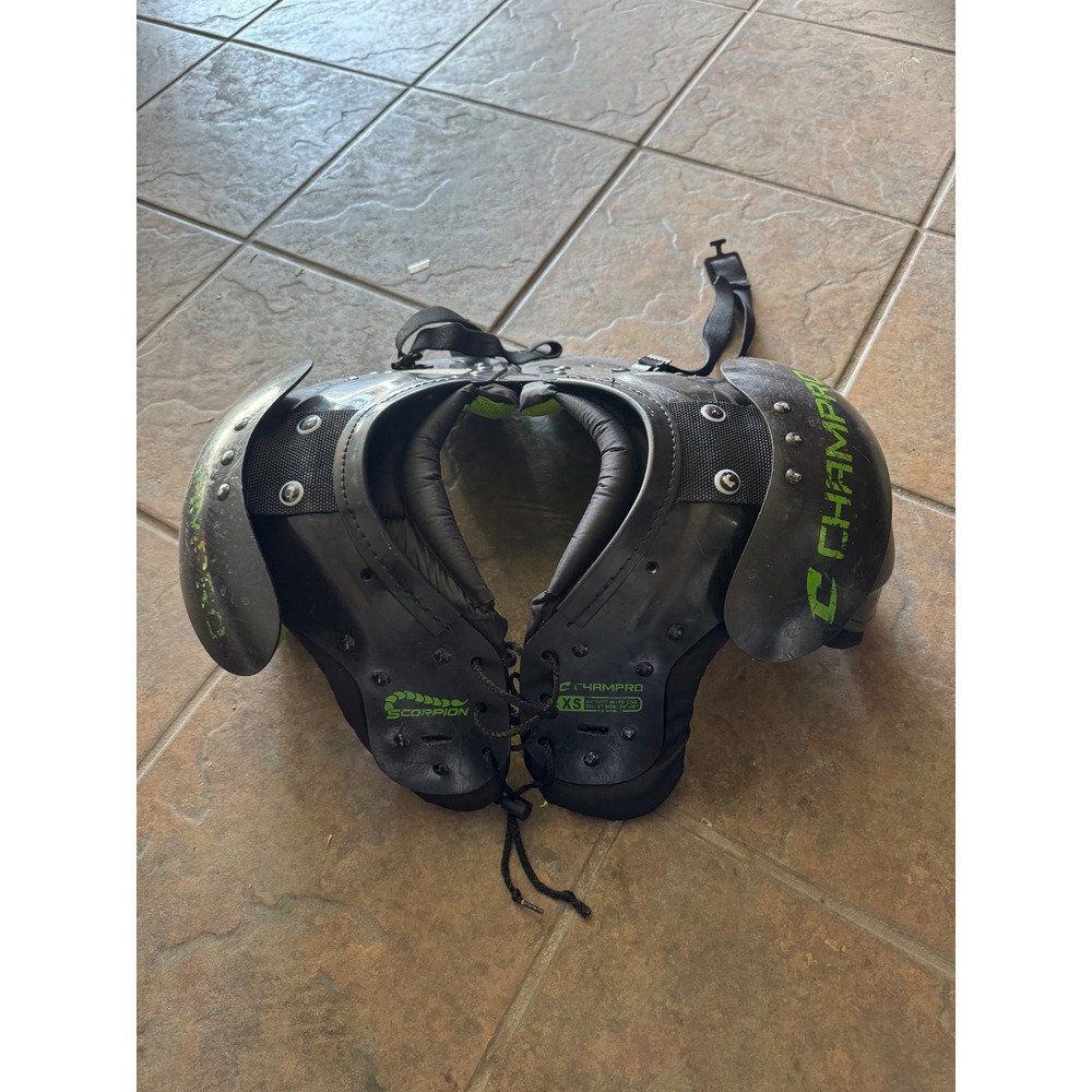 Champro Scorpion Youth Football Shoulder Pads Black Green Size XS FSP10XS